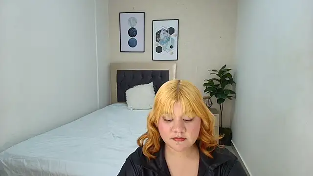 BRIANA WON online show from 11/12/25, 03:18