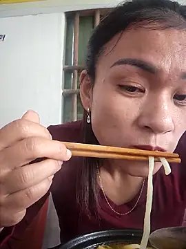 Snapshot of Miube2k chatting on 11/05/25, 01:49 Miube2k online show from 11/05/25, 01:49