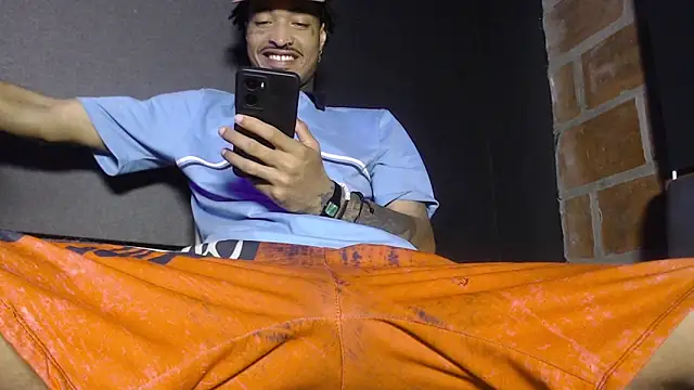 Snapshot of Anaconda_larga chatting on 02/27/26, 01:44 Anaconda larga online show from 02/27/26, 01:44