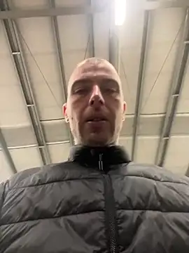 Rotteei1 online show from 11/07/25, 08:14