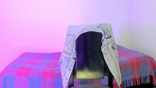 Nikki  uwu online show from 04/15/26, 07:43