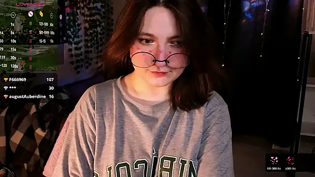 Snapshot of fairy_tara chatting on 06/08/26, 01:28 fairy tara online show from 06/08/26, 01:28