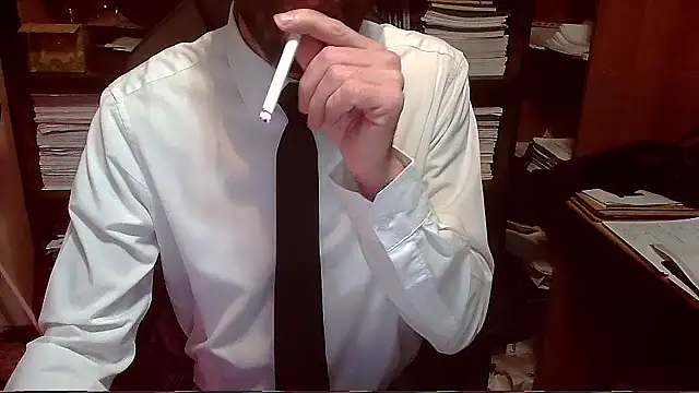 Snapshot of topg84 chatting on 10/29/25, 05:25 topg84 online show from 10/29/25, 05:25