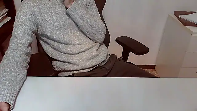 Snapshot of topg84 chatting on 12/01/25, 05:29 topg84 online show from 12/01/25, 05:29