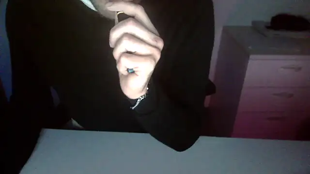 Snapshot of topg84 chatting on 12/21/25, 04:36 topg84 online show from 12/21/25, 04:36