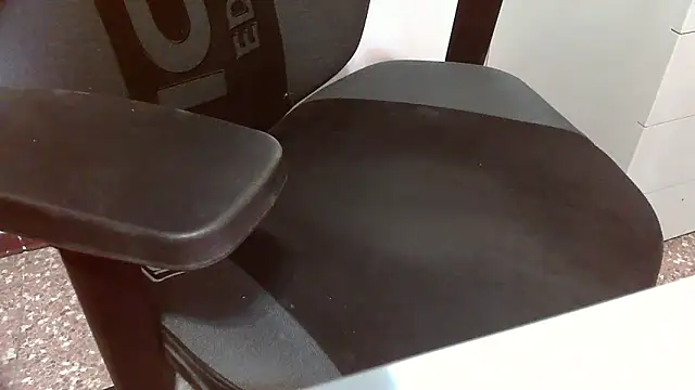 Snapshot of topg84 chatting on 03/01/26, 06:32 topg84 online show from 03/01/26, 06:32