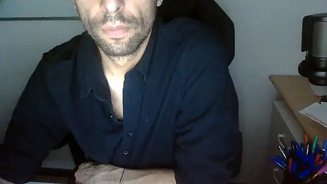 Snapshot of topg84 chatting on 05/27/26, 05:43 topg84 online show from 05/27/26, 05:43