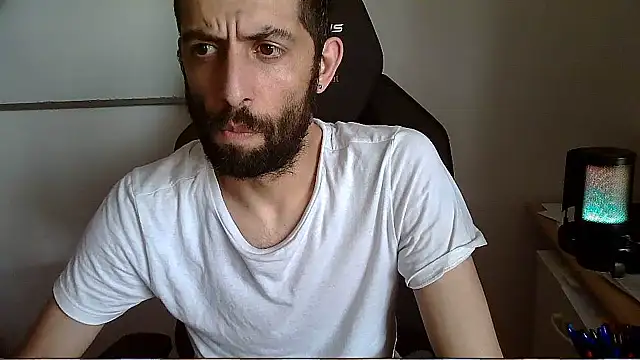 Snapshot of topg84 chatting on 06/29/26, 04:18 topg84 online show from 06/29/26, 04:18