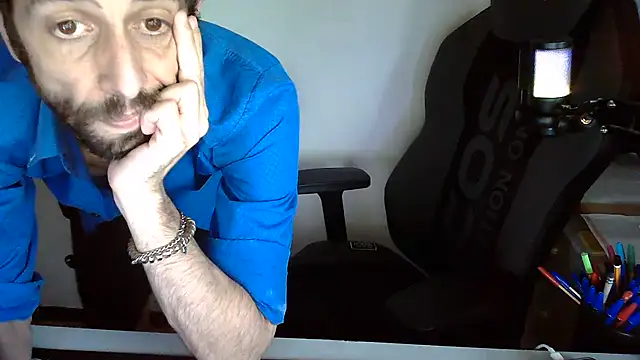 Snapshot of topg84 chatting on 07/29/26, 05:11 topg84 online show from 07/29/26, 05:11