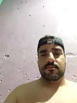 Snapshot of gusto14cm chatting on 02/13/26, 05:03 gusto14cm online show from 02/13/26, 05:03