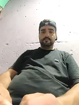 Snapshot of gusto14cm chatting on 02/28/26, 03:24 gusto14cm online show from 02/28/26, 03:24