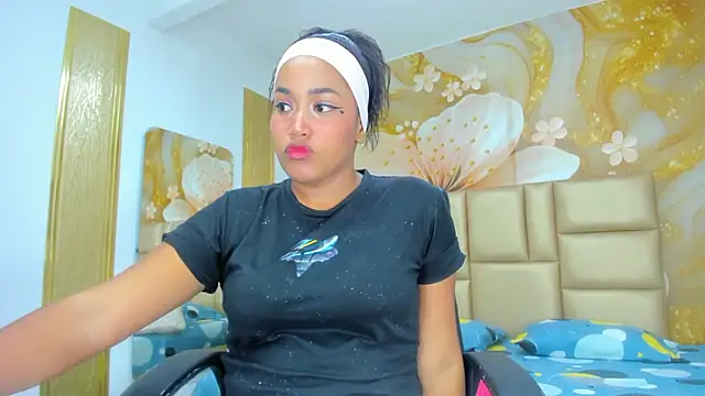 NahomiWalker  online show from 02/18/26, 07:21