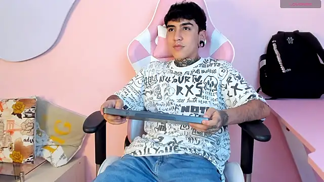 SantiOlsen online show from 10/26/25, 03:34