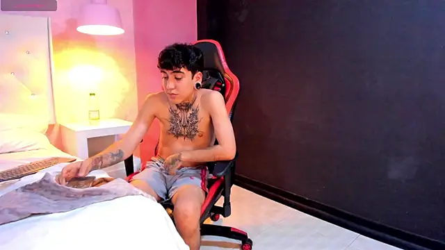 SantiOlsen online show from 11/07/25, 04:18