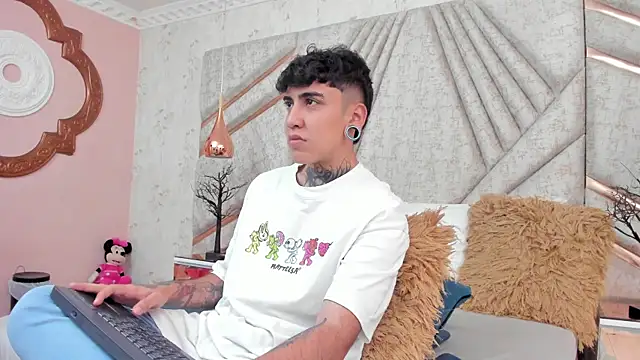 SantiOlsen online show from 12/04/25, 12:14