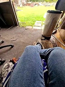 bbyxklaus online show from 10/21/25, 12:28