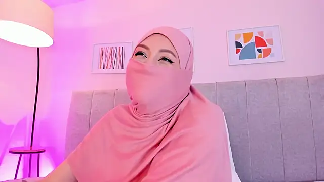 fatiima  online show from 11/17/25, 07:08