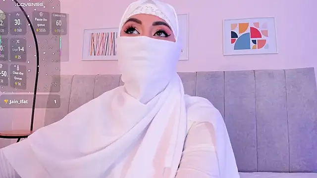 fatiima  online show from 04/23/26, 07:38