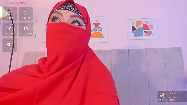 Snapshot of fatiima_ chatting on 04/24/26, 06:10 fatiima online show from 04/24/26, 06:10