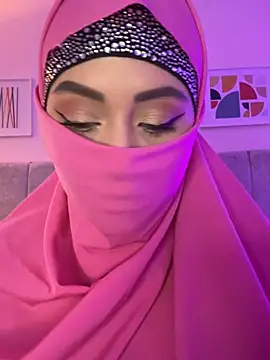 Snapshot of fatiima_ chatting on 04/25/26, 07:11 fatiima online show from 04/25/26, 07:11