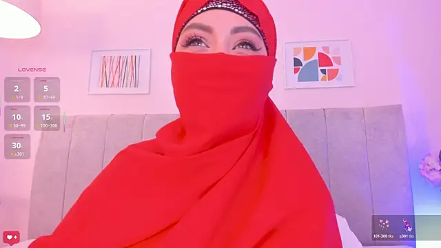 Snapshot of fatiima_ chatting on 05/05/26, 07:11 fatiima online show from 05/05/26, 07:11