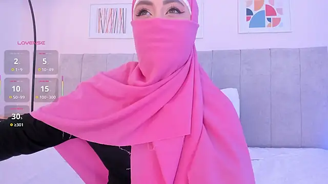 Snapshot of fatiima_ chatting on 05/11/26, 07:11 fatiima online show from 05/11/26, 07:11