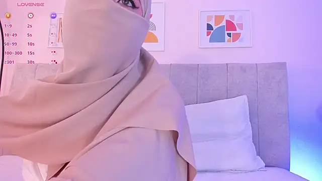 Snapshot of fatiima_ chatting on 05/27/26, 07:22 fatiima online show from 05/27/26, 07:22