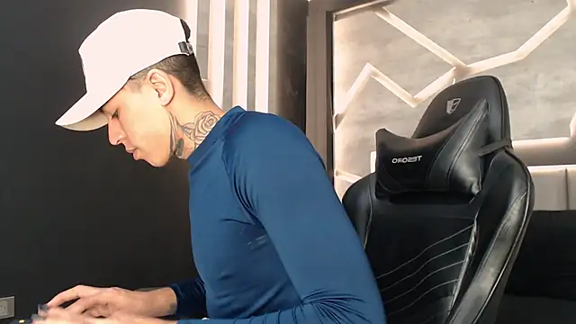 ArohomLester online show from 11/28/25, 11:02