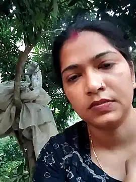 Snapshot of Dhana1 chatting on 10/19/25, 12:55 Dhana1 online show from 10/19/25, 12:55