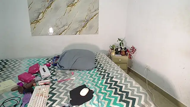 mia chanel104 online show from 04/02/26, 12:30