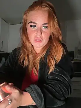 Snapshot of Ellieskyyee1 chatting on 11/09/25, 10:30 Ellieskyyee1 online show from 11/09/25, 10:30