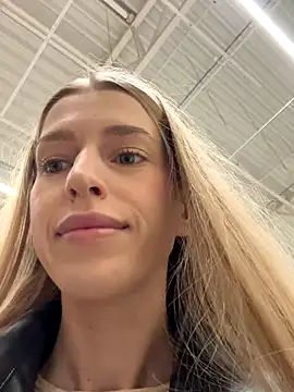 kira mia online show from 12/17/25, 03:29