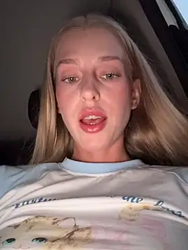 kira mia online show from 03/01/26, 03:14