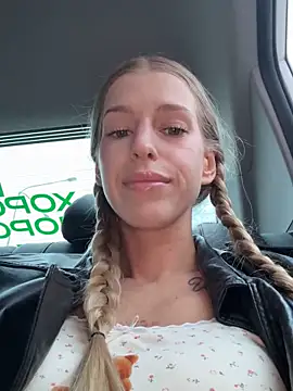 kira mia online show from 03/16/26, 03:49