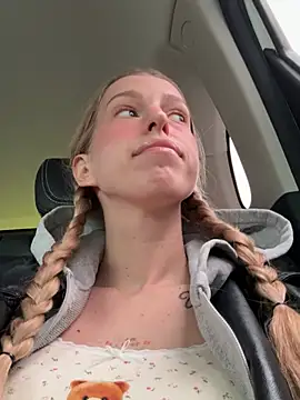 kira mia online show from 04/22/26, 03:57