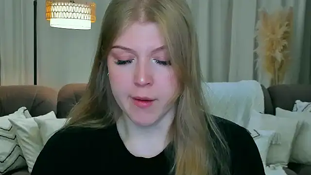 Snapshot of Stella_Light chatting on 06/08/26, 04:24 Stella Light online show from 06/08/26, 04:24
