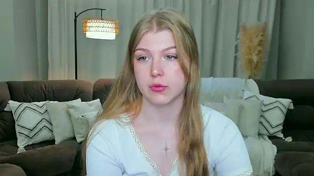 Snapshot of Stella_Light chatting on 06/25/26, 12:20 Stella Light online show from 06/25/26, 12:20