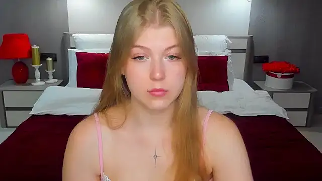 Snapshot of Stella_Light chatting on 07/24/26, 12:25 Stella Light online show from 07/24/26, 12:25