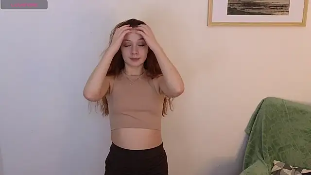 Snapshot of Helen_Fomes chatting on 11/07/25, 06:30 Helen Fomes online show from 11/07/25, 06:30