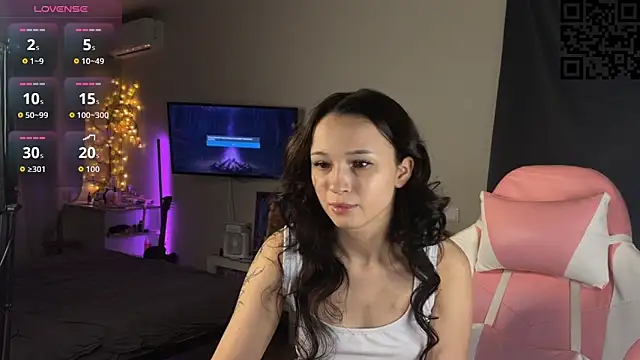 ella simons online show from 11/23/25, 01:05