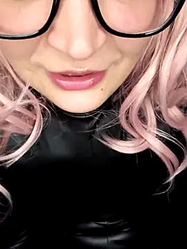 LunaXshade online show from 11/03/25, 06:20