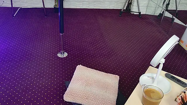 IvorySwan online show from 11/04/25, 05:28