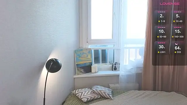 Snapshot of KiraBlushy chatting on 10/31/25, 08:26 KiraBlushy online show from 10/31/25, 08:26