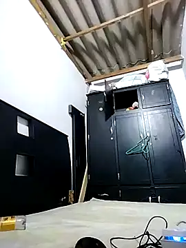 LyliaWood online show from 10/20/25, 02:12