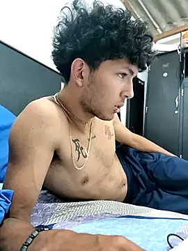 LyliaWood online show from 10/25/25, 07:41