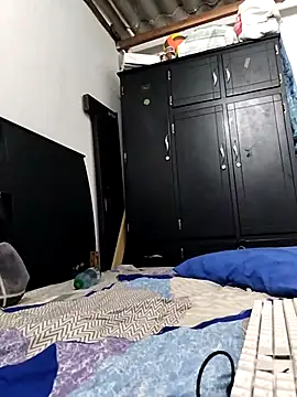 LyliaWood online show from 10/26/25, 08:59