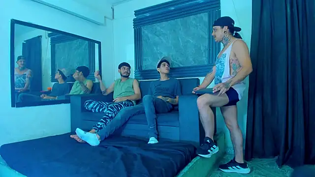 Snapshot of _AlecLawrence chatting on 12/16/25, 12:43 AlecLawrence online show from 12/16/25, 12:43