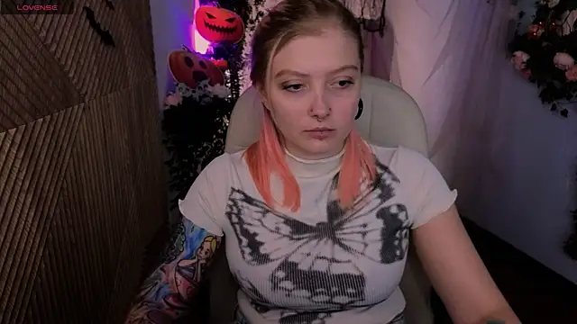 Kiki shay online show from 10/30/25, 01:12