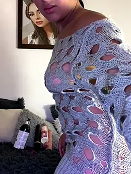 morenaQueen  online show from 11/08/25, 06:29