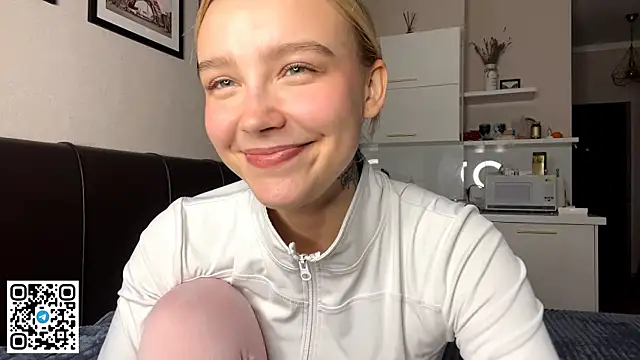 MelodyImam online show from 10/21/25, 01:23